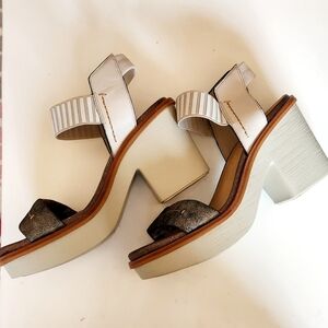 New Naked Feet Women's Heeled / Wedge Sandals Sz 8.5